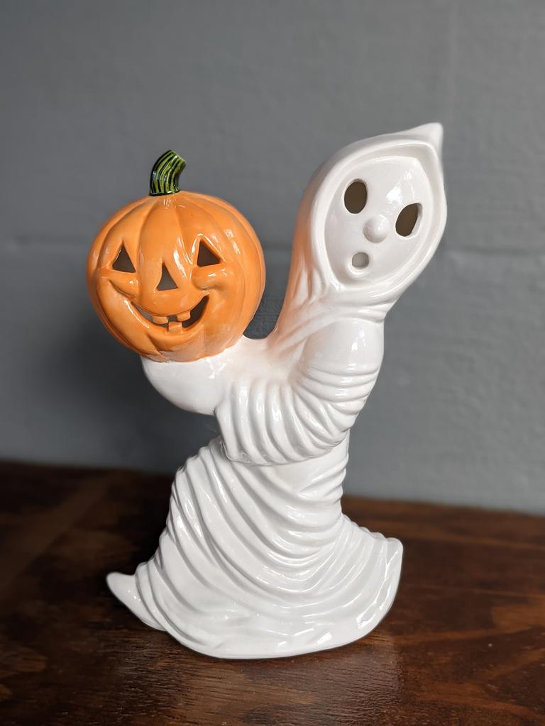 Vintage Ghost Holding Pumpkin Figurine with Warm White Light Bulb Small Night Light Halloween Decoration Indoor Use