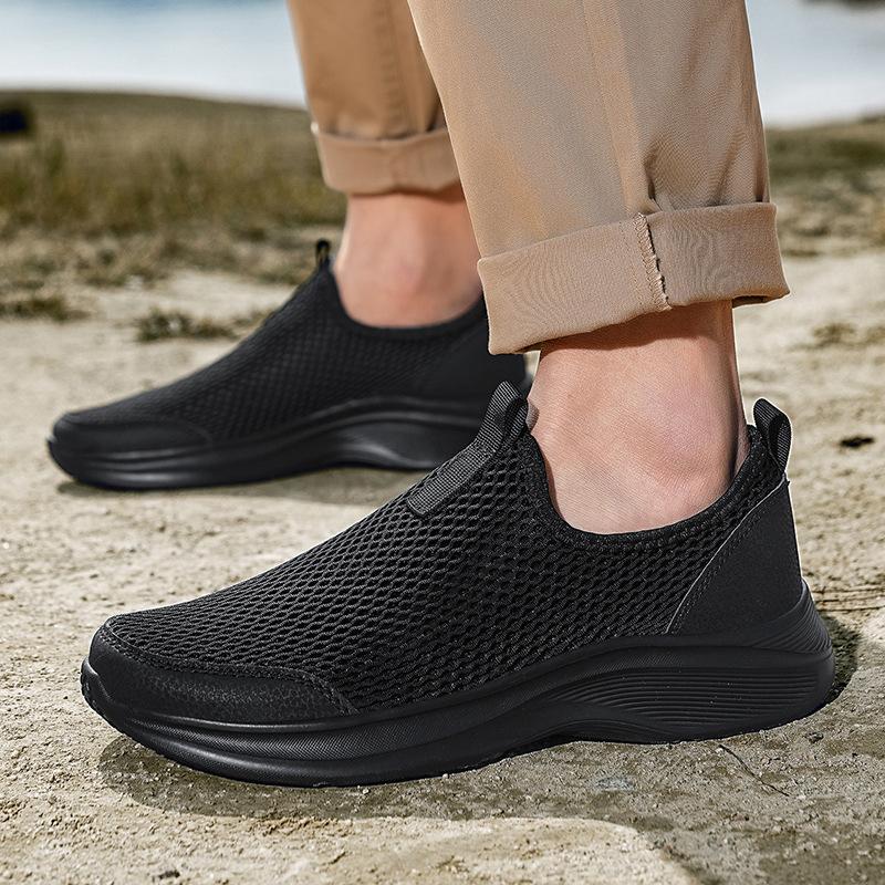 Summer large size men's shoes new mesh breathable outdoor sports shoes soft sole light casual lazy shoes running shoes men