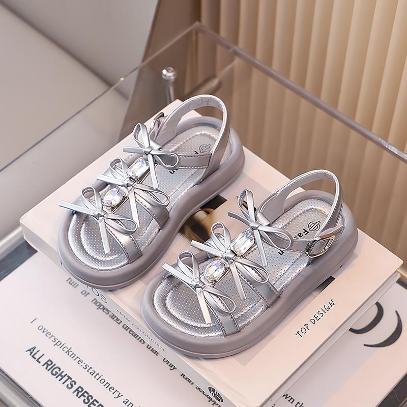 

Сандалии для девочек, милые бантики, блестящие кристаллы, детская пляжная обувь с открытыми пальцами, летняя новинка 2025 года, детские туфли принцессы, однотонные, мягкая подошва 32