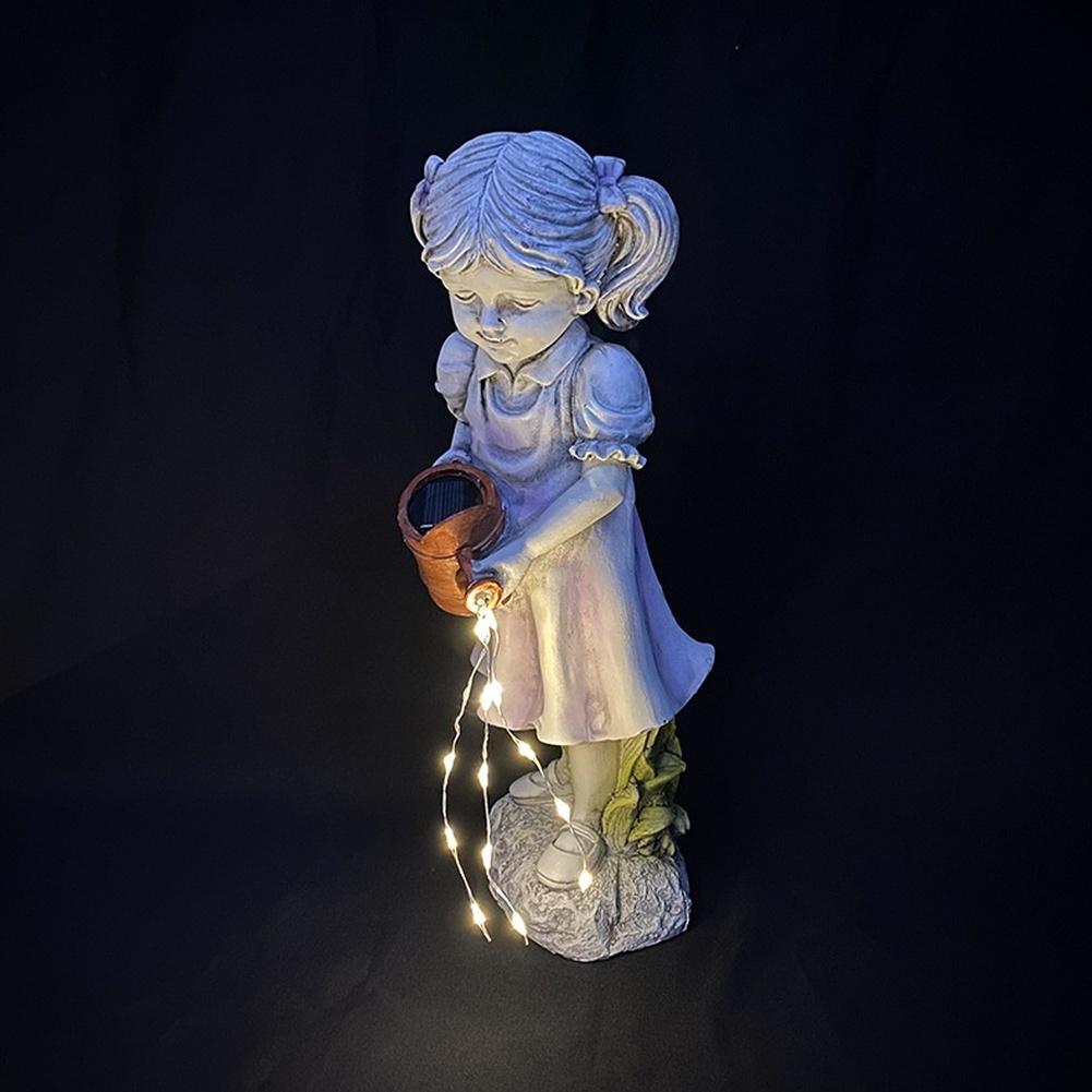 Energieeffiziente Solarbetriebene Harz-Gartenstatue mit LED-Licht, zeigend ein künstlerisches Mädchen mit Kanne, für den Außenbereich