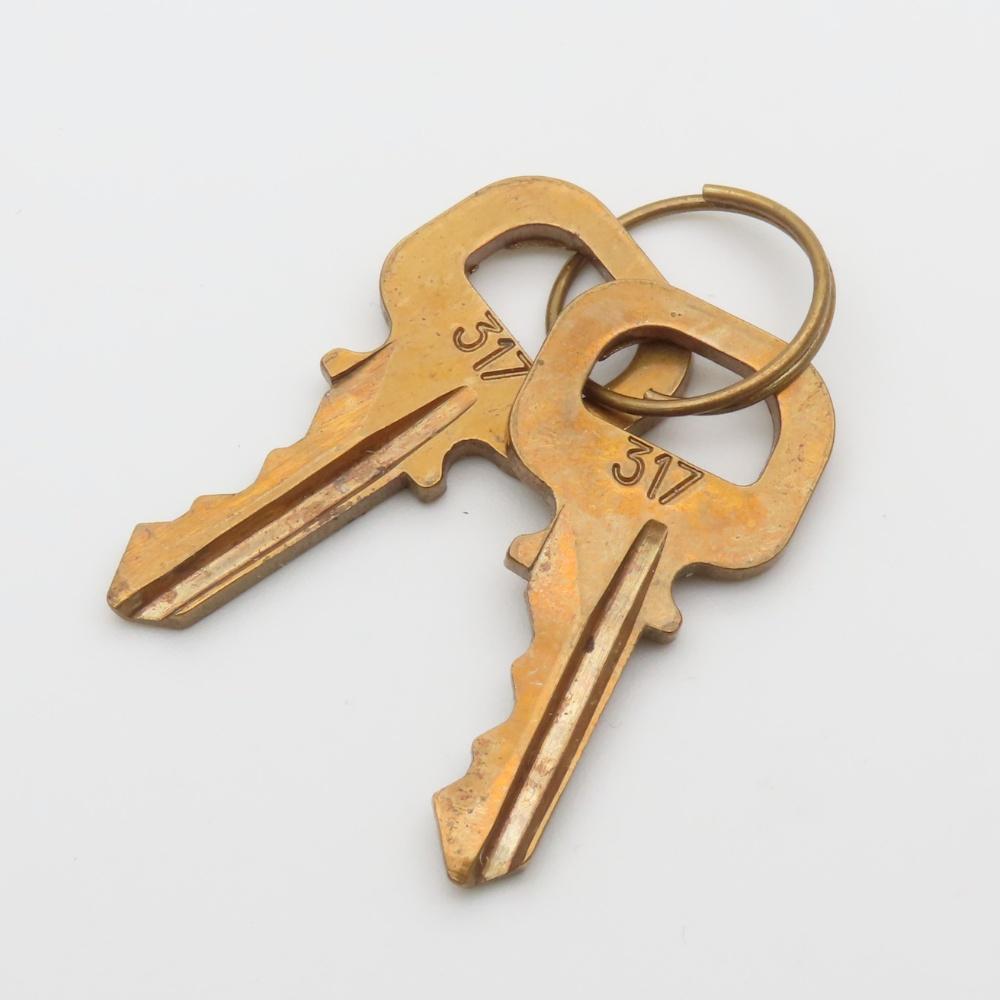 Used LOUIS VUITTON Cadena Key set No.317 metal gold padlock