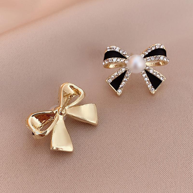 Silver Needle Retro Rhinestone Pearl Bow Stud Earrings - Elegantly Simple, Small, Advanced Sense for Women