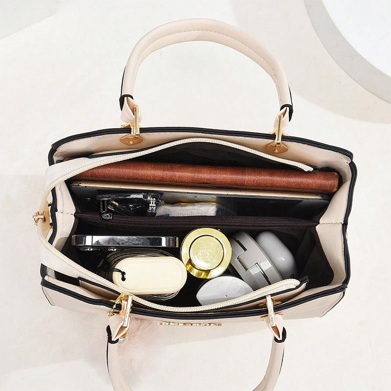 Four Seasons Fashionable Crossbody Single Shoulder Bag for Women - Versatile and Stylish Handbag for Trendy, Mature Style.