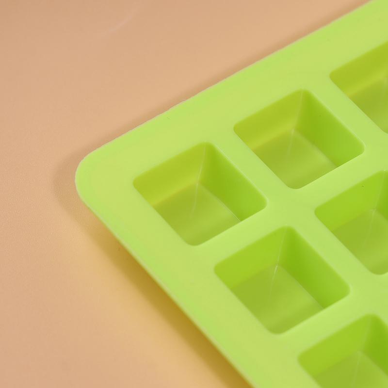126-Kammer-Quadrat-Silikonform DIY Hausgemachte Mini-Süßigkeiten Schokolade Gummibärchen Eiswürfel Gelee Backformen Kuchen Dekorationswerkzeuge
