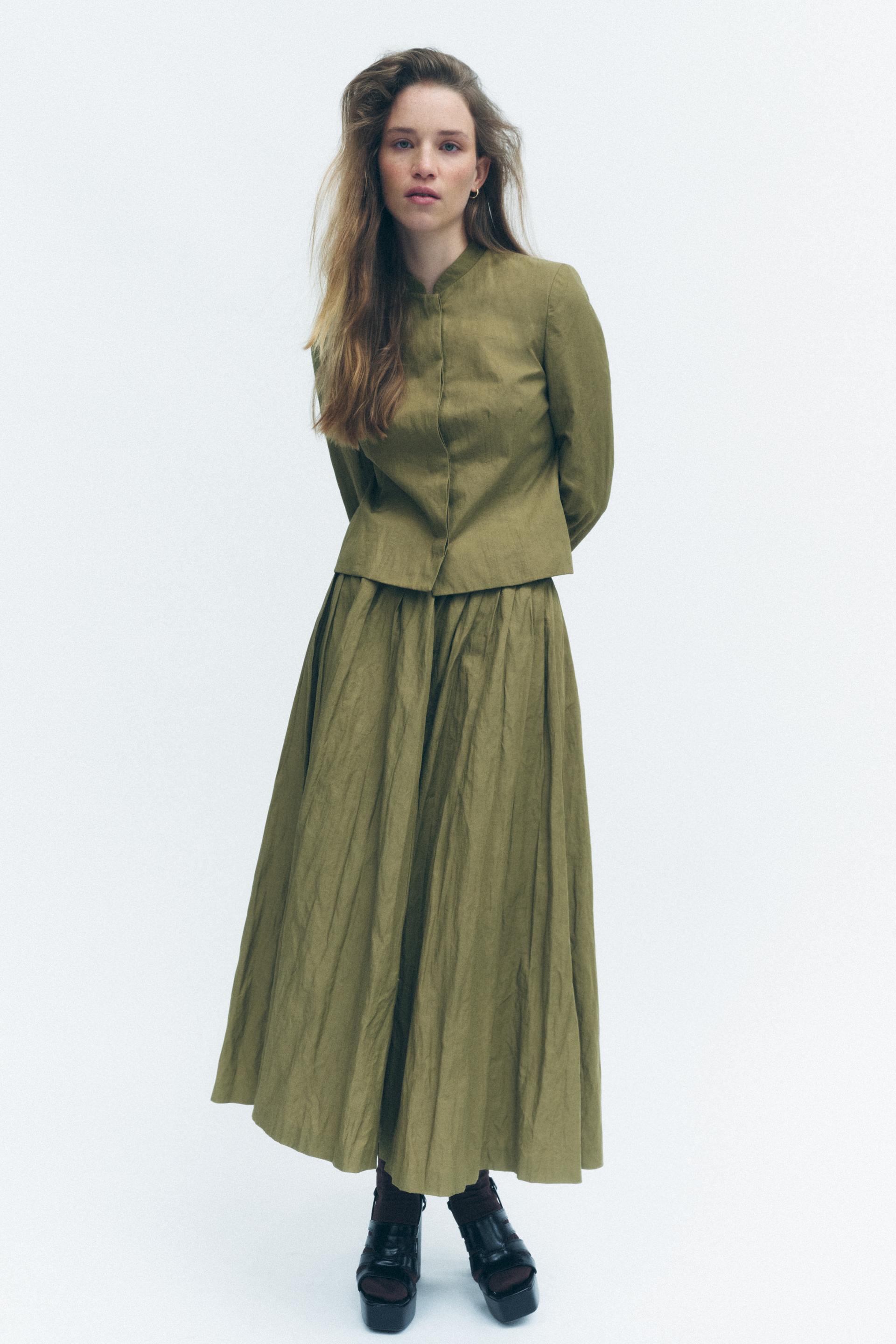 

КОРОТКАЯ КУРТКА ZW COLLECTION