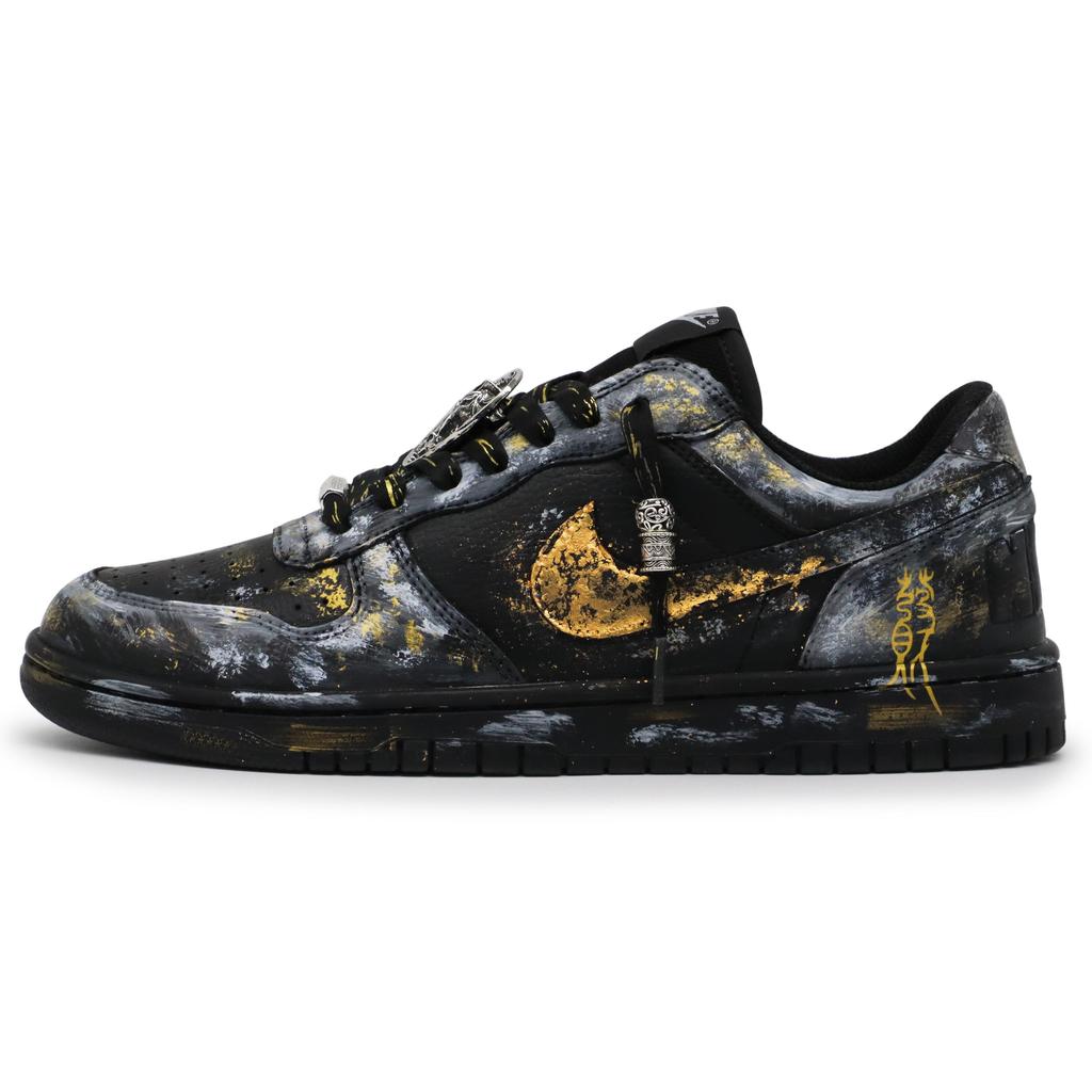 Nike Scarpe da Skateboard Grandi da Uomo Basse Nero/Oro 355152-016(Team52-S-BOX)