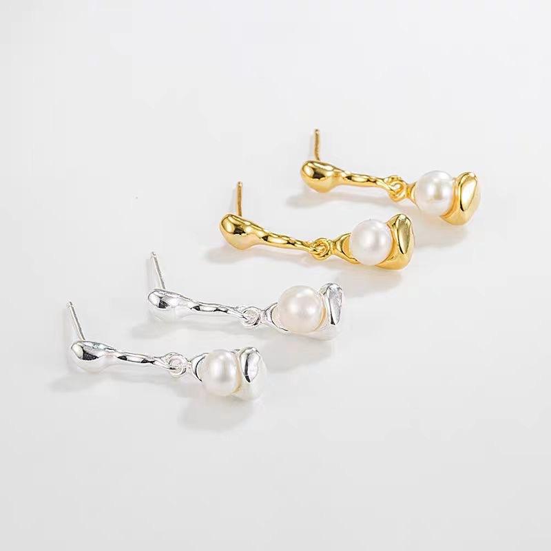 French Irregular Pearl Stud Earrings Femininity Light Luxury Water Drop Earrings Niche Design Versatile Ear Jewelry