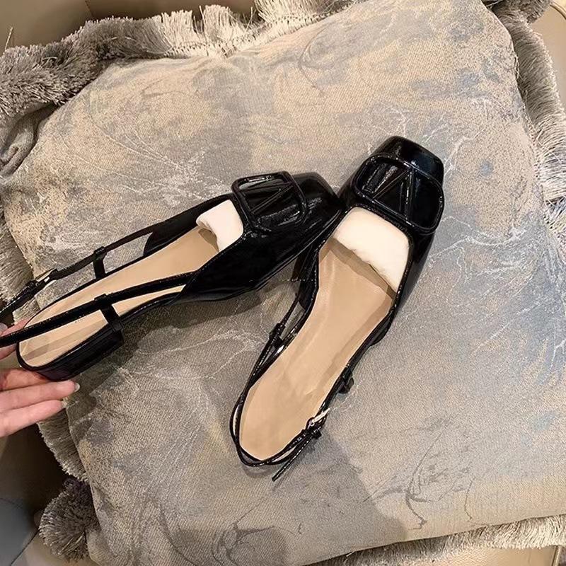 

[Shei Su Yinyin] Princess Dale~ Square head V buckle bag head rear empty flat sandals women s commuter shoes 40 чёрный