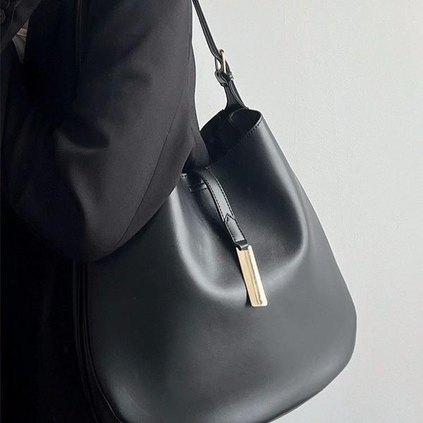 Bag Women's New Retro Soft Leather Simple Bucket Bag Niche Design Underarm Bag Fashionable Versatile Messenger Bag