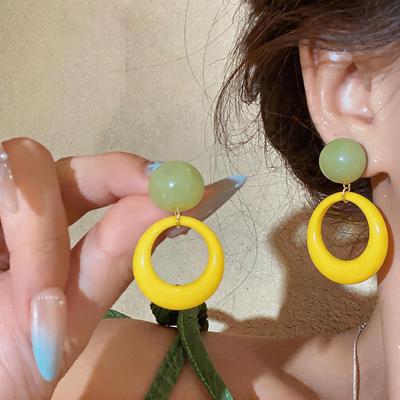 Silver Needle Dopamine Resin Round Stud Earrings - High-End Fashionable Vacation Style, Versatile Accessory for Women