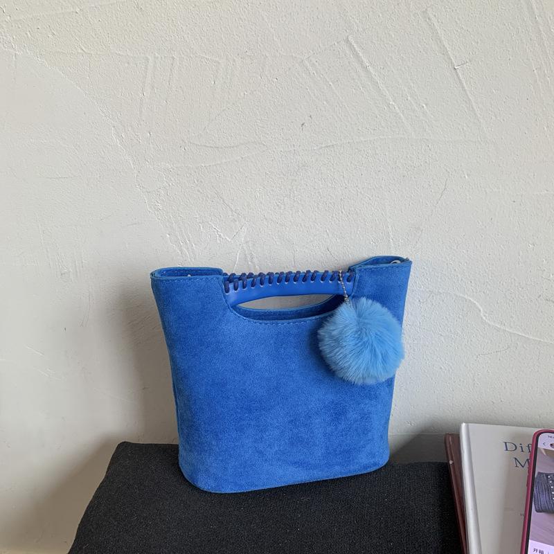 Niche Bag Women's Fashion Retro High-end Shoulder Bag Commuting Versatile Messenger Bucket Bag