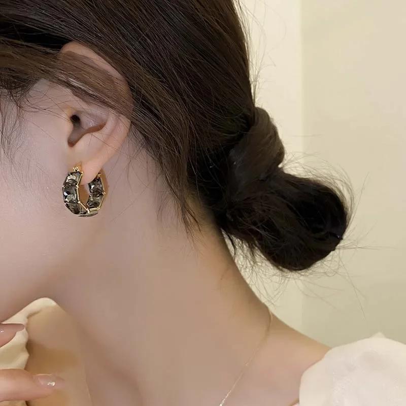 1Pc 2024 New Jewelry Vintage  Exquisite Zircon Round Earrings Wedding Party Black Square Crystal Hoop Earrings for Women Shiny
