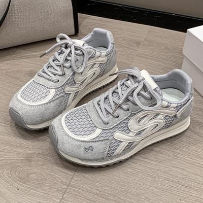 Mode Nouvelles Baskets Respirantes en Maille 2025 Été Tendance Couleurs Mélangées Plates Légères Décontractées Confortables Extérieur Course Baskets Femmes