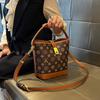 Nova Bolsa de Mão Feminina Vintage em Couro Genuíno com Grande Capacidade e Toque de Luxo, Bolsa de Ombro e Bolsa Transversal