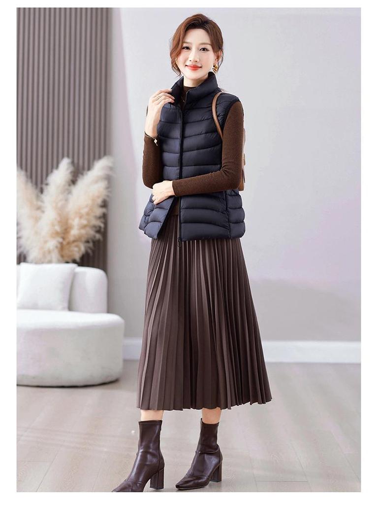 2025 Women's Down Cotton Vest: New Autumn/Winter Warm Outerwear for Middle-Aged Moms