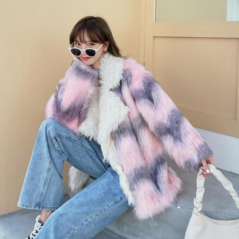 

Европейская и американская меховая куртка из искусственного лисьего меха средней длины с лацканами Тока розово-серого цвета с цветочным принтом в стиле пэчворк из меха ягненка M