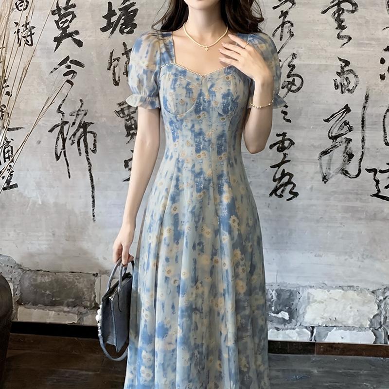 [Spot] Summer new French retro oil painting style floral dress design temperament waist dress