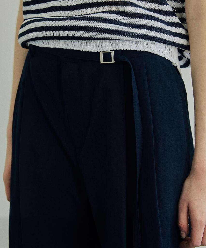 IHR High-Rise Linen Shorts / Navy