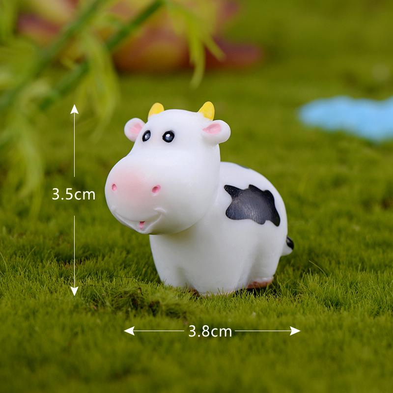 Micro-landscape Moss Ornaments Cute and Adorable Cows Garden Bonsai Decorative Small Ornaments Resin Handicrafts