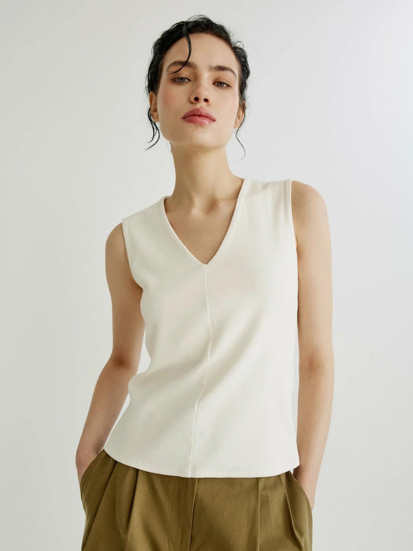 women s V Neck Sleeveless Knit Tank Top Slim Fit Solid Color Minimalist Casual Cami Top S белый