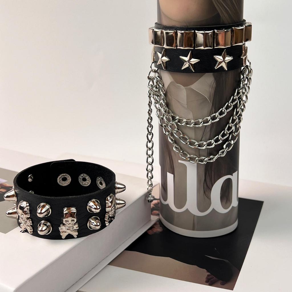Pulsera Punk de Calavera de Cuero PU con Remaches Japonesa y Coreana - Accesorio de Street Dance y Hip Hop