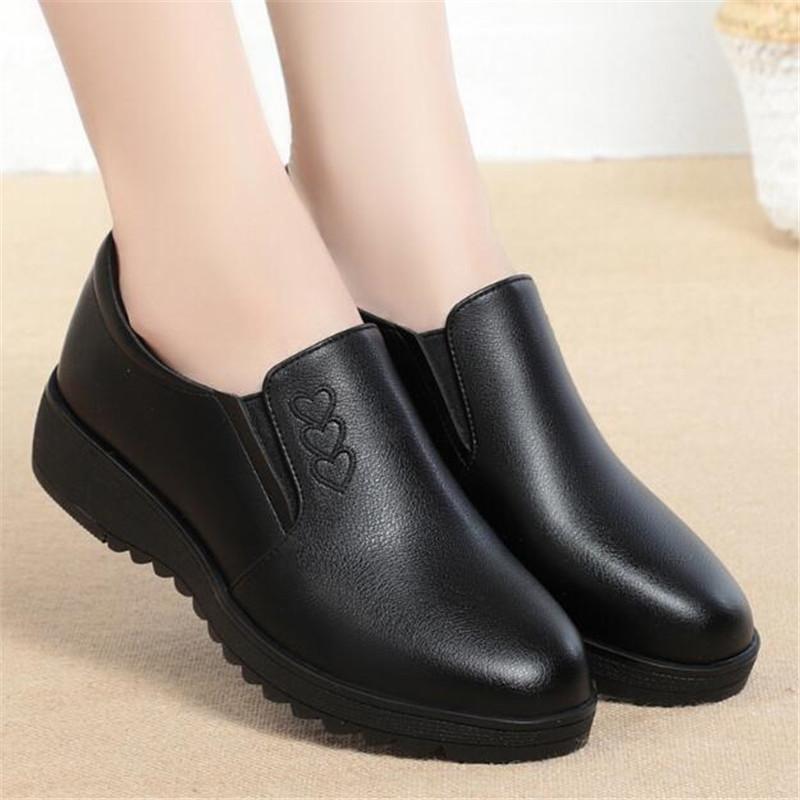Spring Soft Soled Mother Wedges Single Shoes Quality Leather Non-slip Casual Comfort Middle-aged Ladies Flat Shoes Ladies Shoes