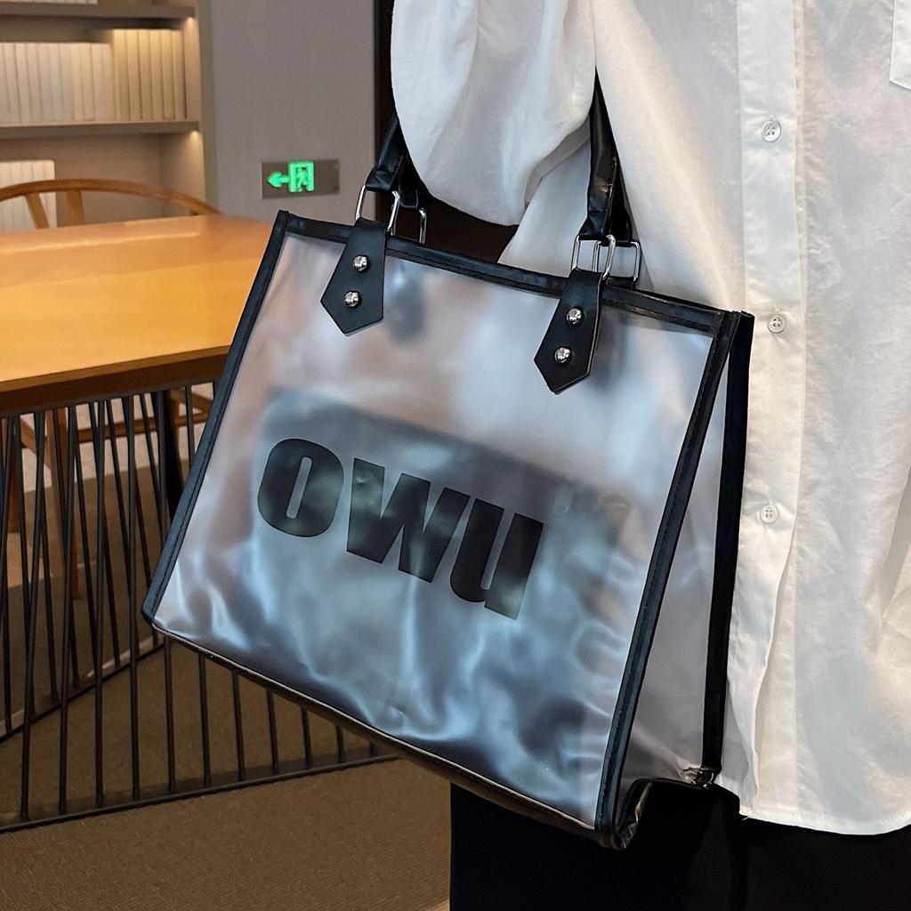 Transparente Jelly-Tasche Damen 2025 neue Sommer Pendler-Tragetasche mit großem Fassungsvermögen vielseitige ausländische Umhängetasche