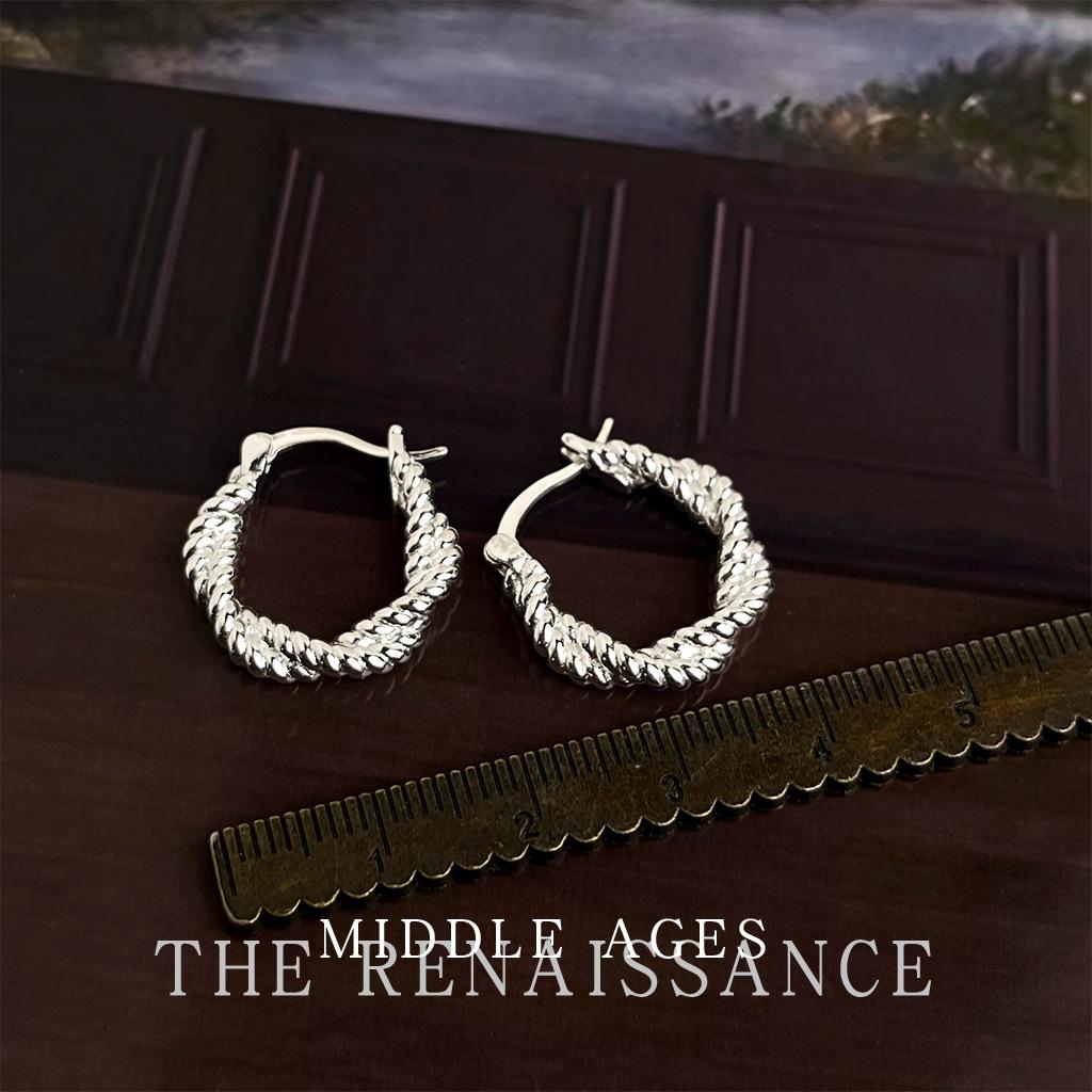 

Wind twist threaded ear buckle retro earrings simple versatile earrings women