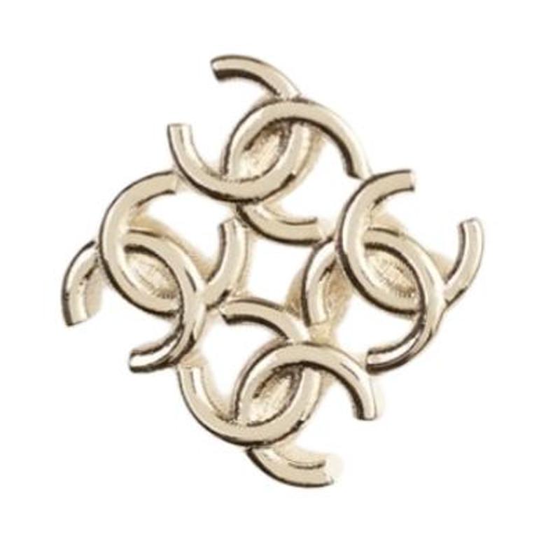 Chanel [24B New Product] Hollow Solid Color Design Metal Earrings Women's Gold