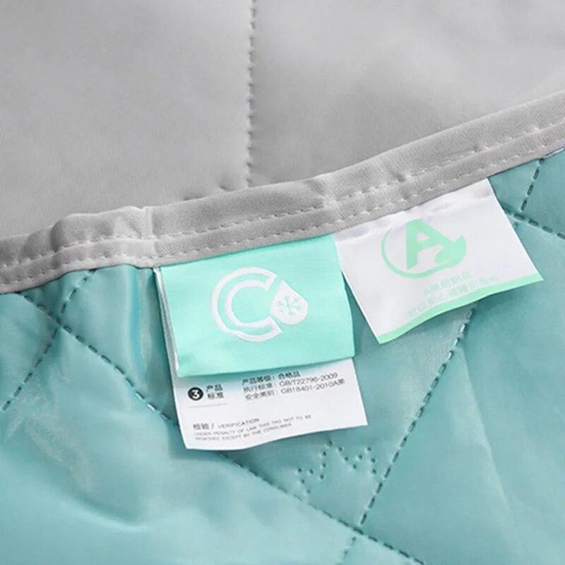 Ice Cooling Blankets Breathable Smooth Air Condition Comforter Lightweight Summer Quilt with Double Side Cold Cooling Fabric