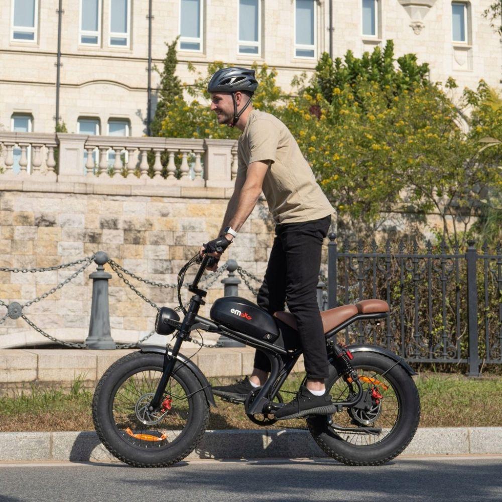 Electric Bicycle EMOKO C93 ,a 1000W Motor, a 48V 20Ah Battery, a Top Speed of 50-55 Km/h, a Range of 75 Km, and 20*4.0 Inch Tires