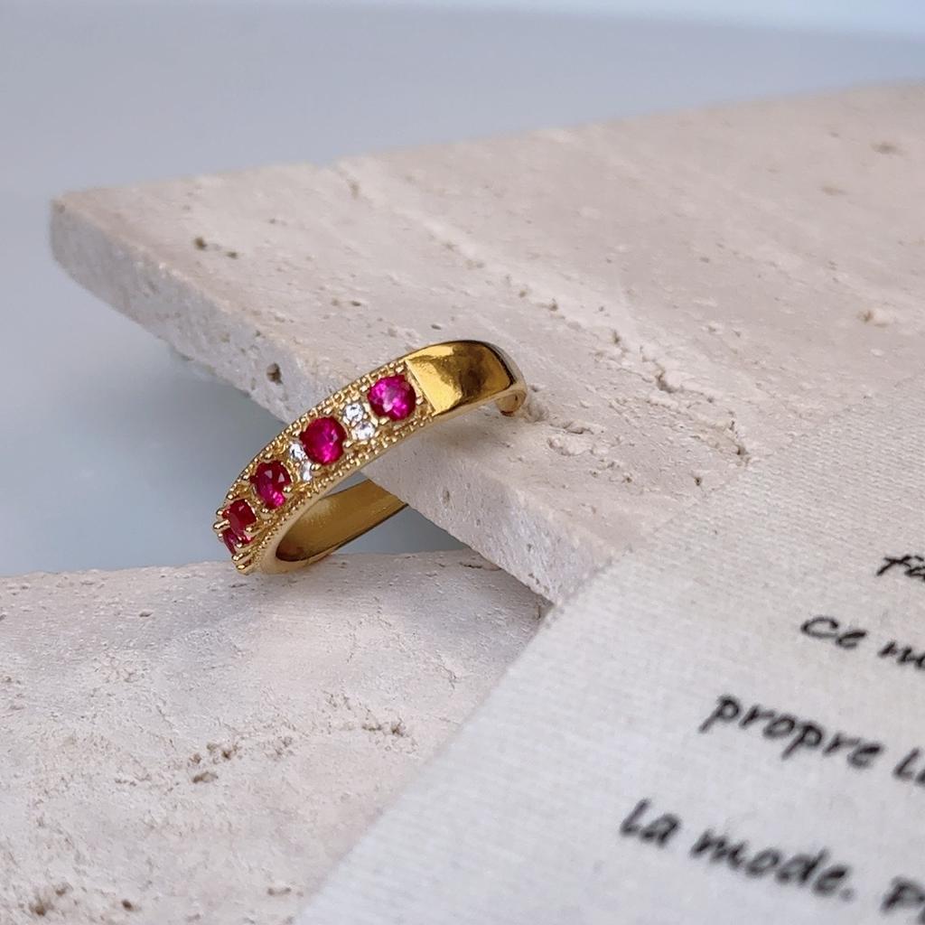 Fashion Light Luxury Retro Colored Treasure Ring Women'S Hollow Lace Niche Design Sense Open Gold-Plated French Personality Ring