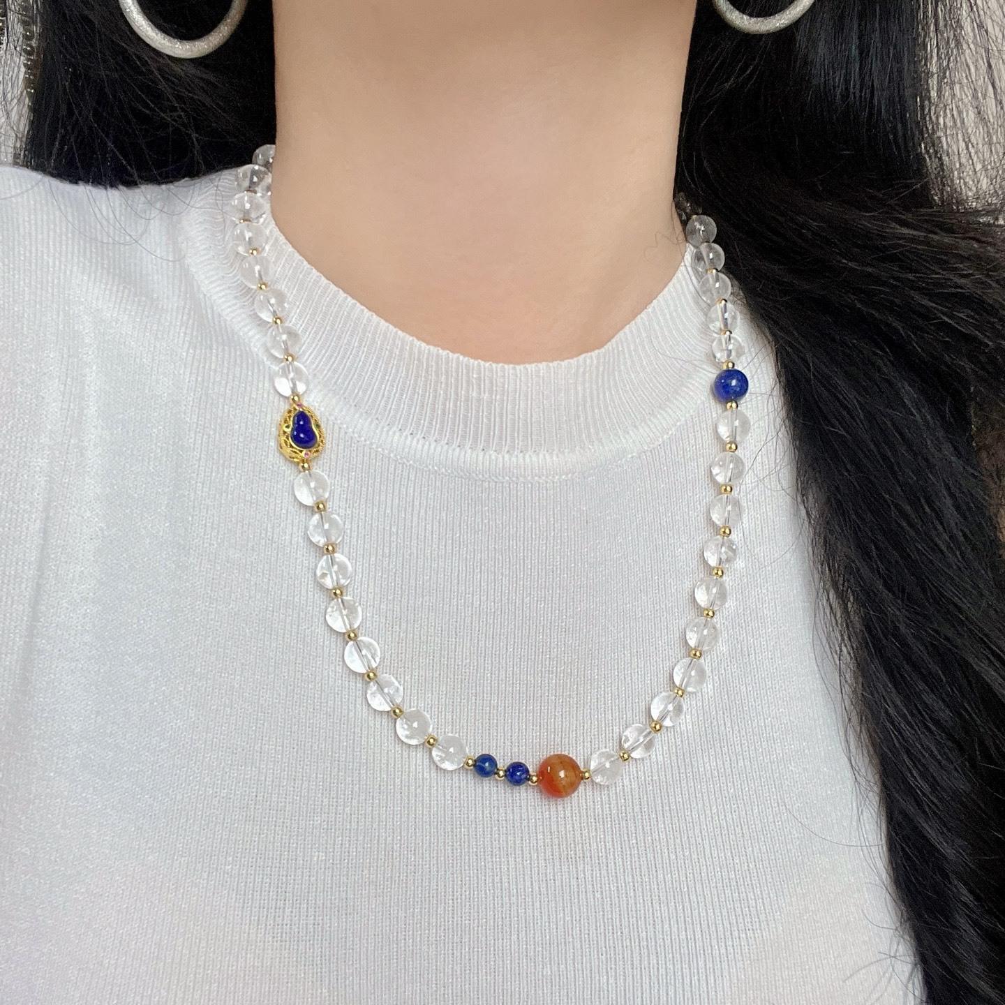 

Summer Dopamine Natural White Crystal Lapis Lazuli Design Sense Necklace Collarbone Chain