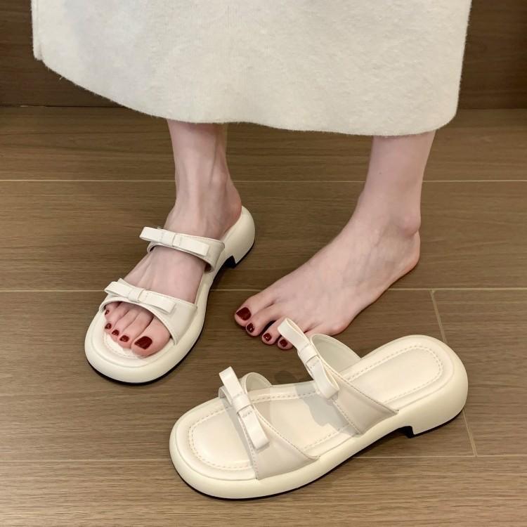 Evening Breeze Gentle Slippers Women's 2025 Summer New French Silver Sandals Seaside Beach Thick Heel Bow Women's Shoes