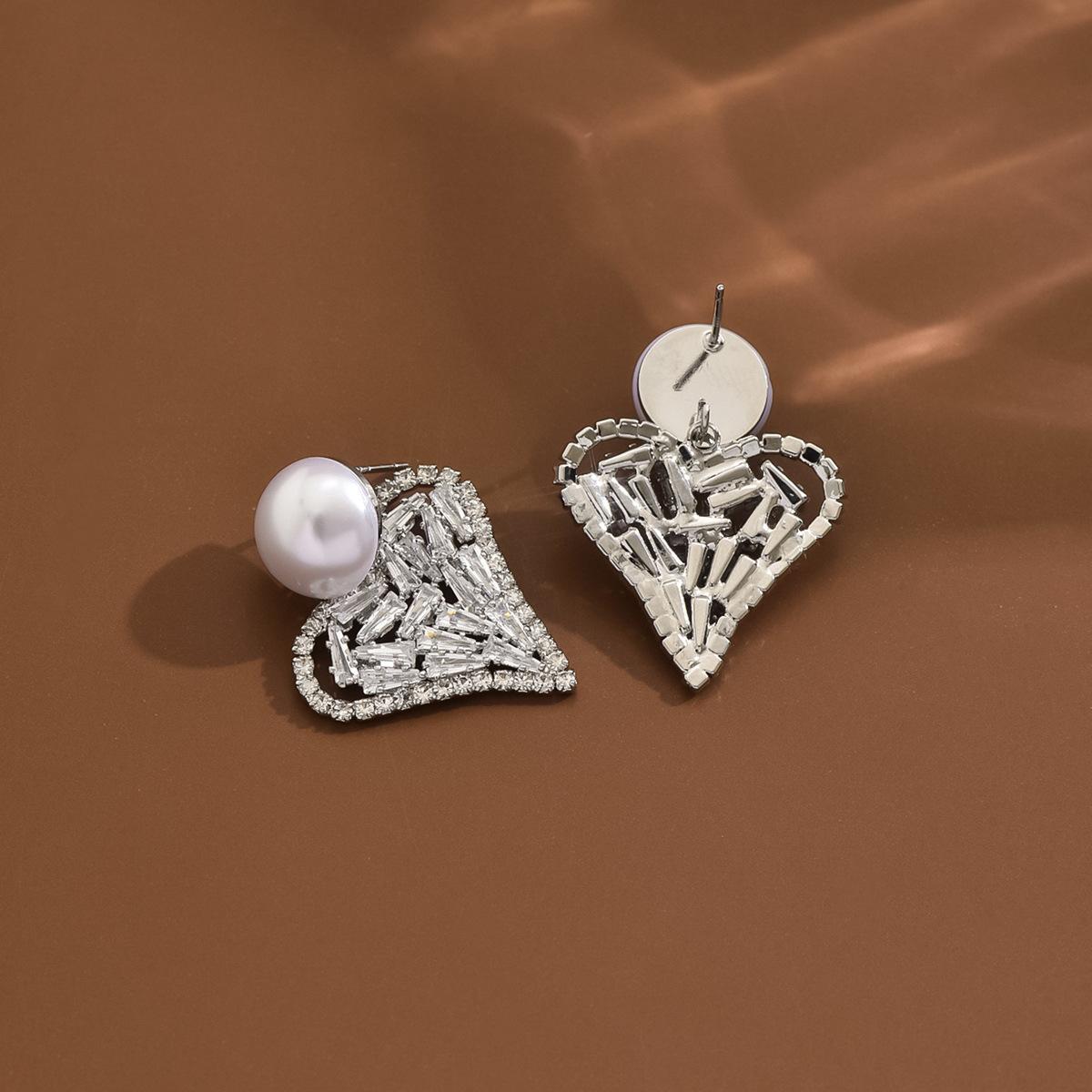 14K Real Gold Electroplating, Zircon Heart-Shaped Pearl Stud Earrings, Light Luxury High-End Earrings, Exquisite Earrings For Women.