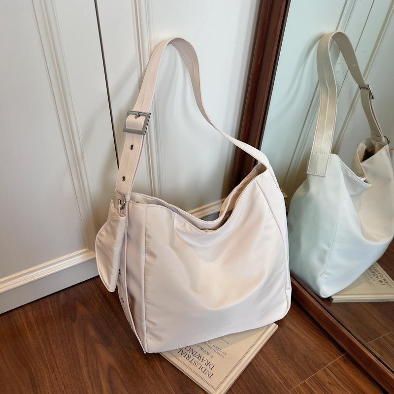 Lazy wind bag women's new popular fashion versatile casual shoulder bag commuter messenger tote bag