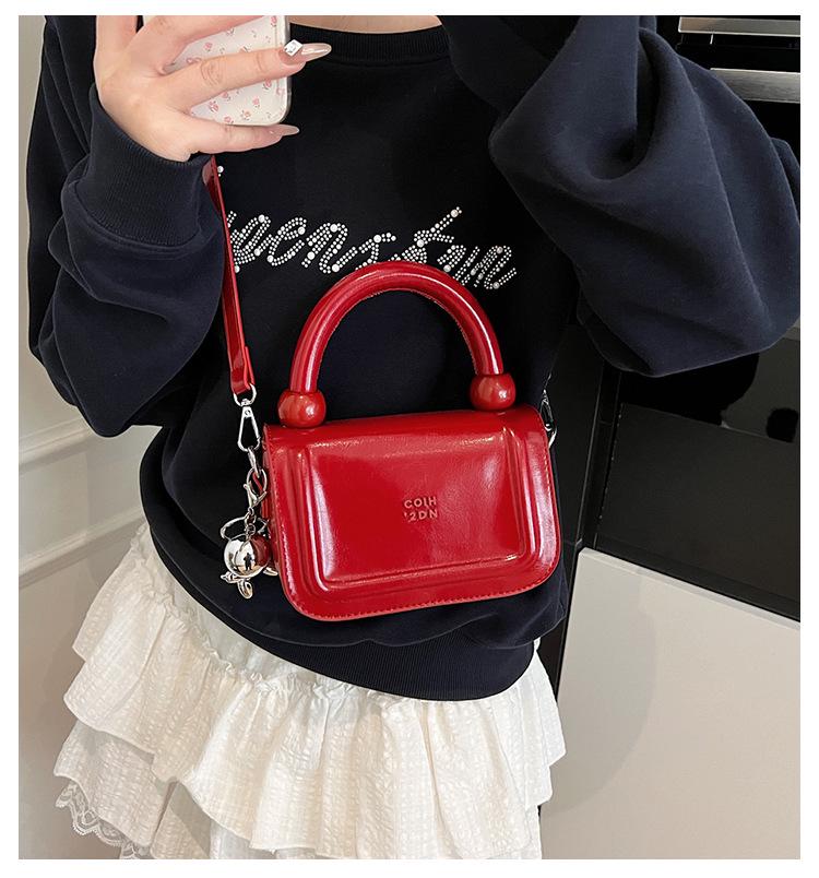 2025 Women's Chic Crossbody Handbag: Compact, Luxurious & Stylish