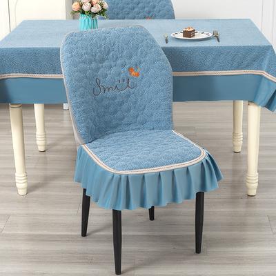 Textil do obýváku a jídelny – Potahy na židle