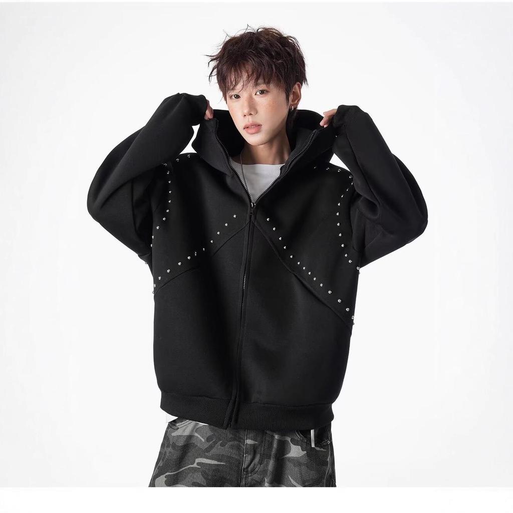 Men's Retro Rivet Hooded Cardigan: Trendy Autumn/Winter Streetwear Zipper Jacket with Plus Velvet