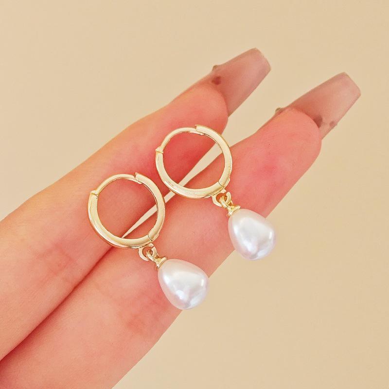 

Korean Gold Pearl Teardrop Ear Cuff Earrings - High-End Design for Women