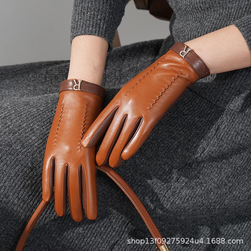 

In winter, fleece and thicker to keep warm, driving and riding fashion to prevent wind and cold S