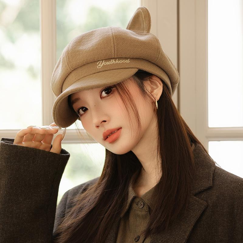 

Шапка Осень и Зима Женская Милая Вышитые Буквы Кошачьи Ушки Берет Шляпа Художника One size темные хаки