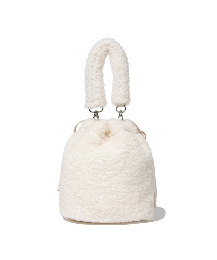 Covernat Woman Clover Heart Fluffy Bucket Bag Ivory