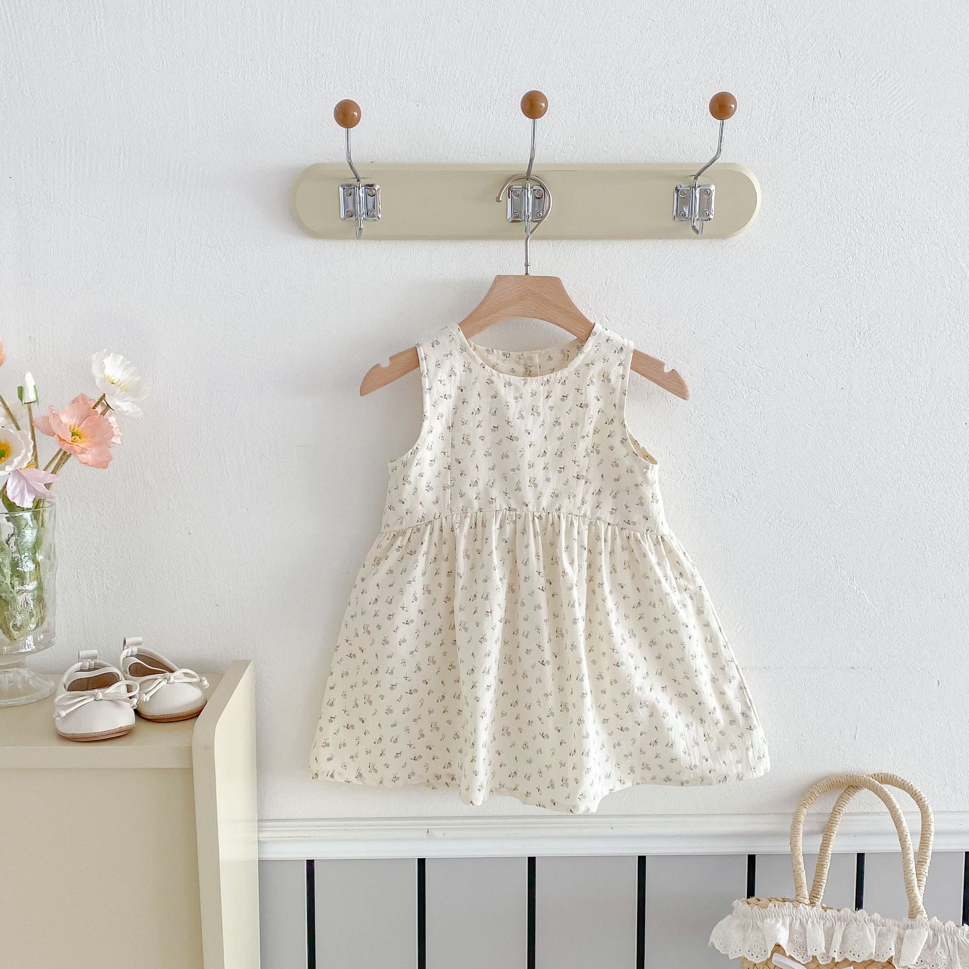 Girls Dresses, Sleeveless Floral Print Dresses, Stylish Children s Clothing, Vest Dresses, Ages 1-8 80cm