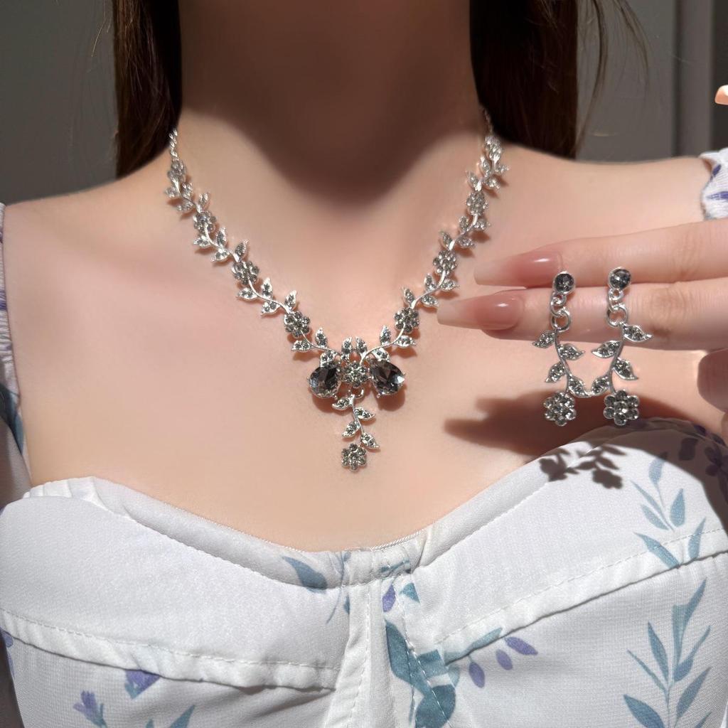 Elegant Waterdrop Diamond Tassel Necklace and Earrings Set for Women