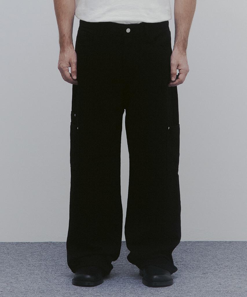 ANDAGAIN Cotton Wide Patch Pocket Pants (Black