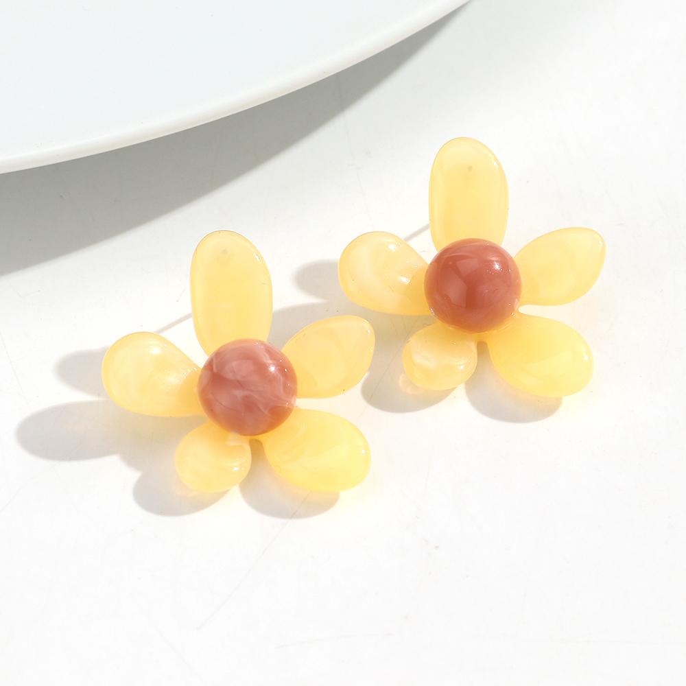 New Colorful Acrylic Flower Stud Earrings for Women Summer Fashion Five Petal Floral Resin Earring Statement Jewelry Daily Gifts