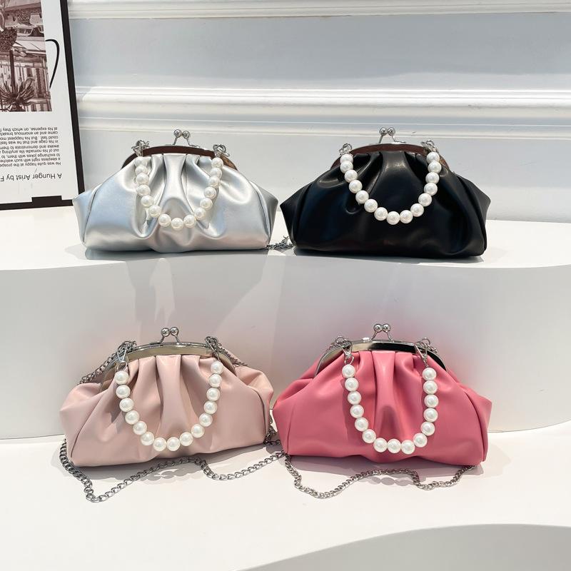 Fashion highend texture temperament gentle fashion pearl handbag spring new foreign style oneshoulder crossbody bag