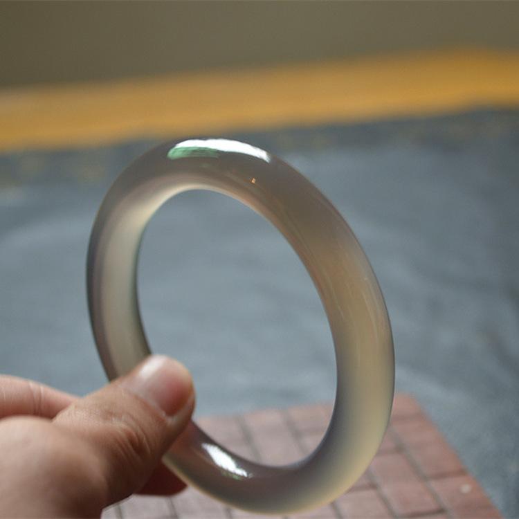 Натуральный фиолетовый круглый браслет из халцедона — фото 5