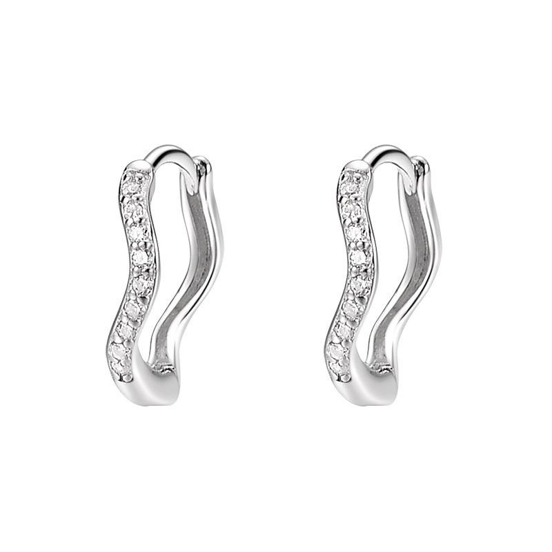 Versatile Women's Ear Jewelry: Sleep-Friendly Studs, Cartilage Earrings, Ear Cuffs, Ear Clips, Rings in Fashionable Cold Style.